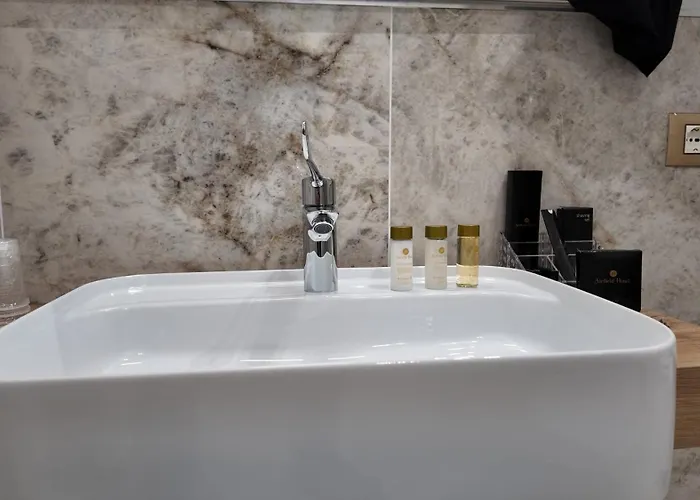 Airfield Hotel & Spa
